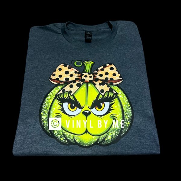 Dark gray grinch tee