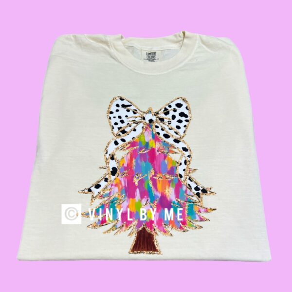 Ivory bow tree comfort color tee