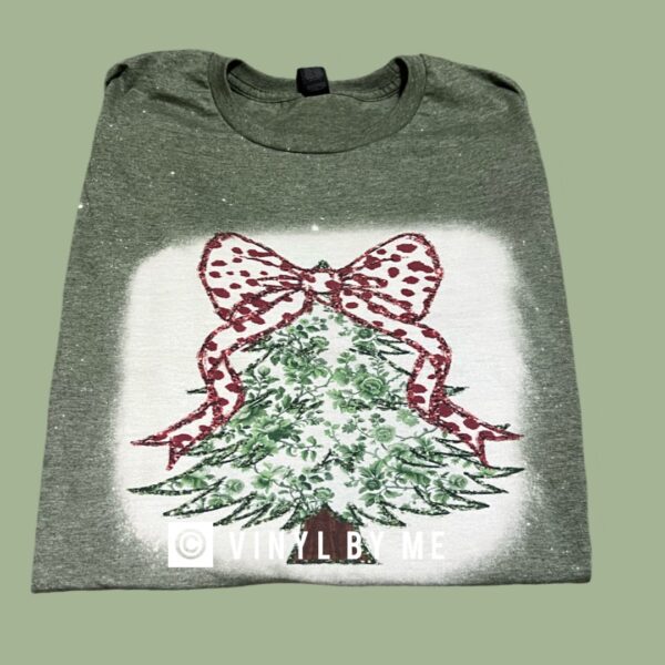 Green floral Christmas tree tee