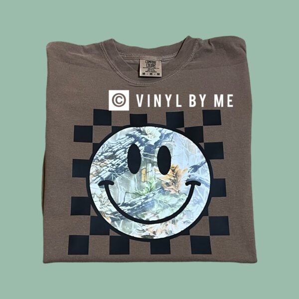 Comfort color camo smiley tee