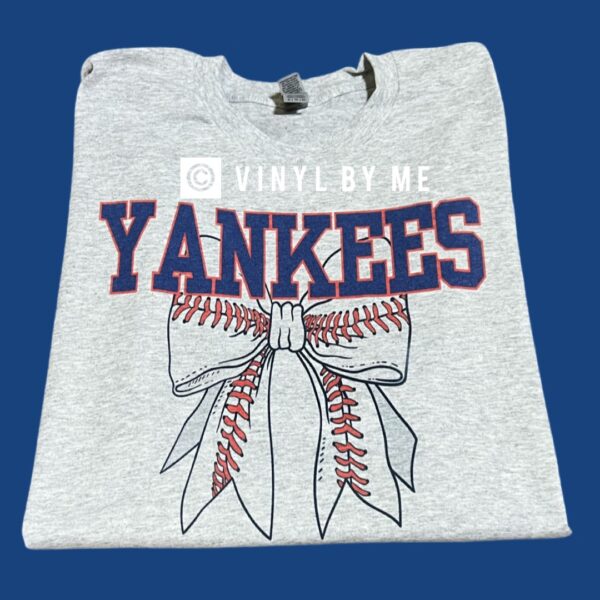 Yankees baseball bow tee