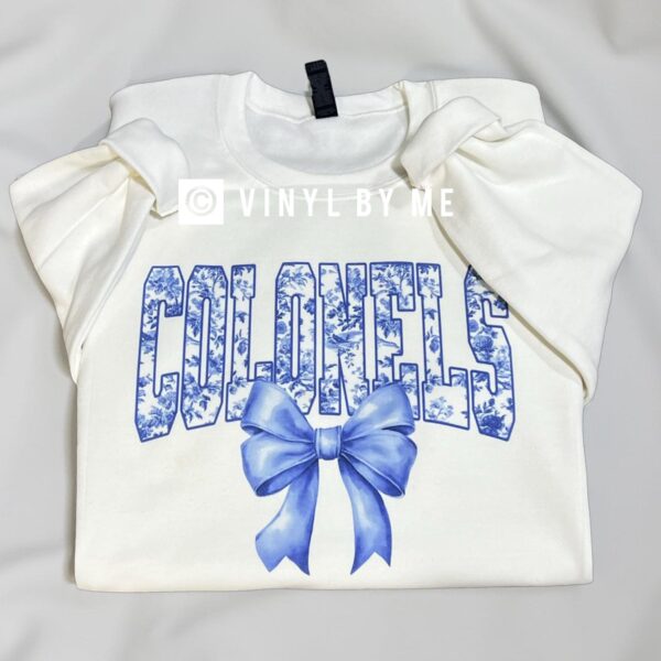 White floral colonels bow sweatshirt