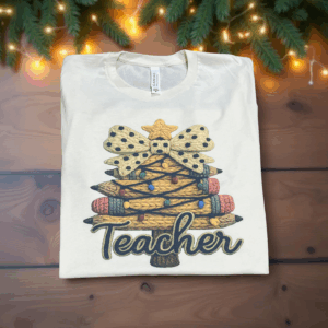 Faux yarn Christmas teacher tee